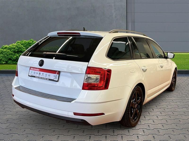 Gebraucht Skoda Octavia Ambition 116 PS (85 kW) 2017 Weiss Kombi