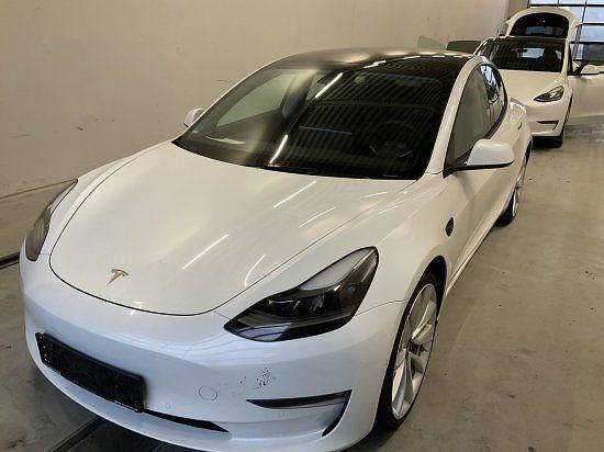 Gebraucht 2022 Tesla Model 3 Standard Range Limousine | 27.965 € (Etwas zu teuer) - Bild 1/4