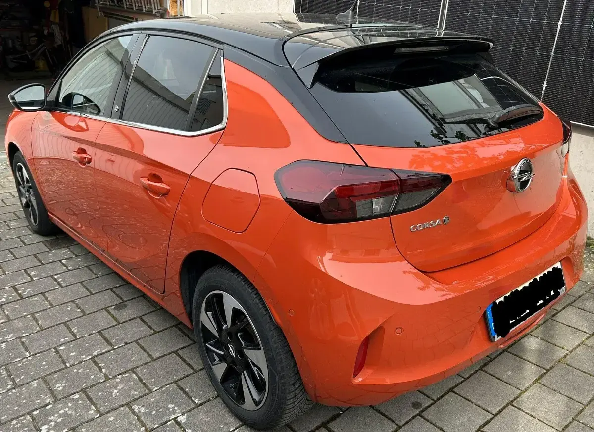 Usata Opel Corsa-e GS Line 100 kW (136 CV) 2022 Arancione Utilitaria