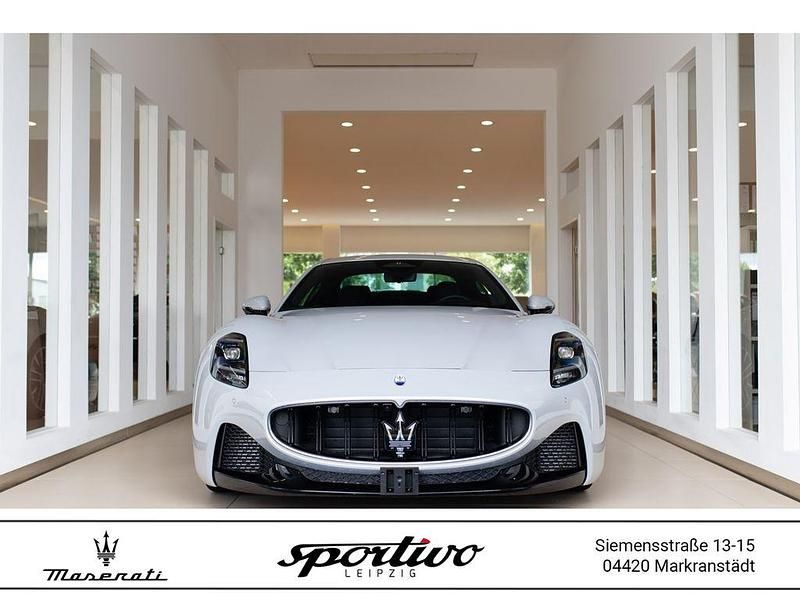Grau Gebraucht 2023 Maserati Granturismo Coupé | 219.444 € - Bild 1/4