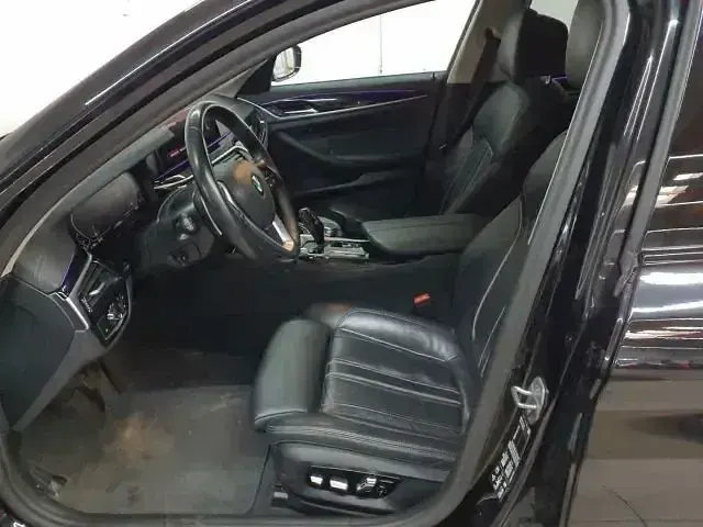Gebraucht BMW 520 Luxury Line 190 PS (139 kW) 2022 Saphirschwarz metallic Limousine