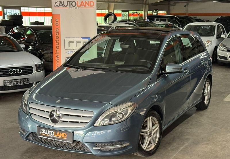 Gebraucht Mercedes B180 109 PS (80 kW) 2013 Blau Van / Kleinbus