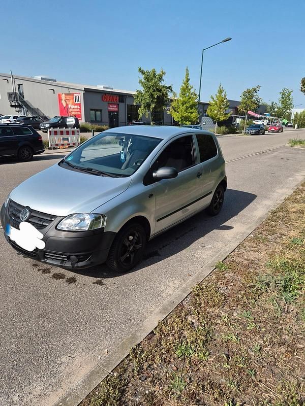 Second-hand VW Fox 54 CP (39 kW) 2006 Argintiu Hatchback