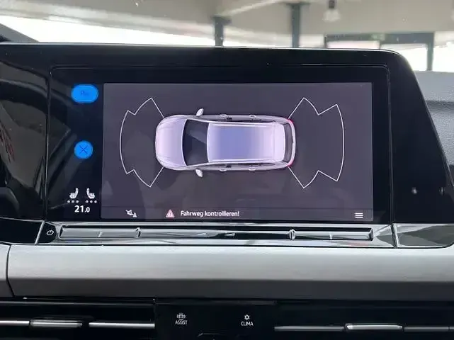 Gebraucht VW Golf VIII Life 150 PS (110 kW) 2023 Weiß Kombi