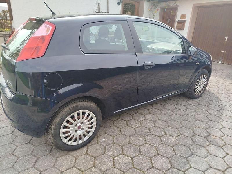 Gebraucht Fiat Punto 65 PS (47 kW) 2009 Blau Kleinwagen