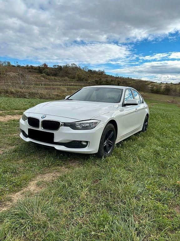 Weiß Gebraucht 2012 BMW 316 Limousine | 5.000 € (Superpreis) - Bild 1/4