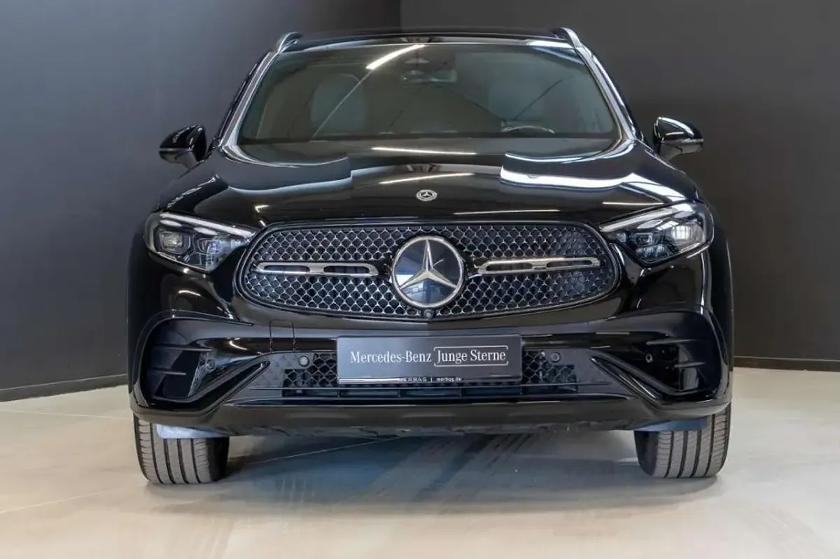Gebraucht Mercedes GLC200 AMG 204 PS (150 kW) 2023 Schwarz SUV
