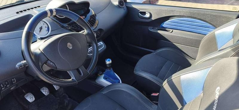 Gebraucht Renault Twingo 102 PS (75 kW) 2011 Blau Kleinwagen