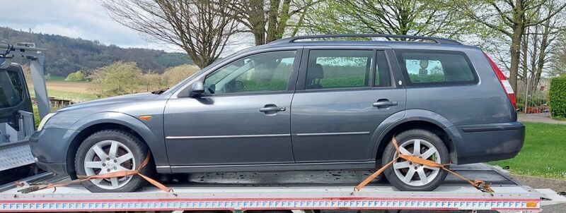 Grau Gebraucht 2003 Ford Mondeo Ghia Kombi | 999 € (Superpreis) - Bild 1/4