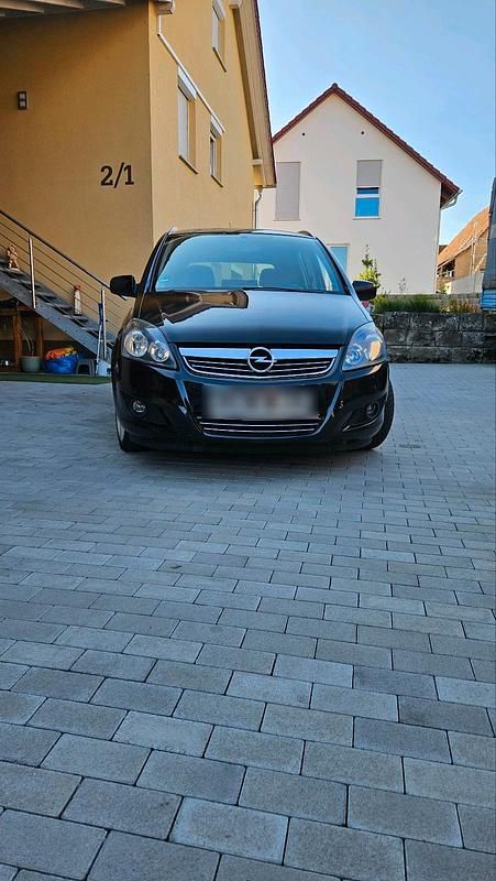 Schwarz Gebraucht 2010 Opel Zafira Van / Kleinbus | 2.100 € - Bild 1/4