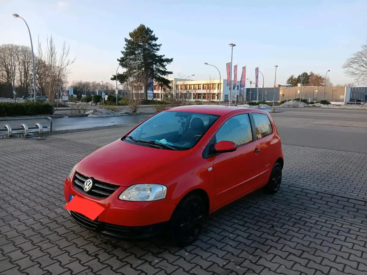 Używany VW Fox 54 KM (39 kW) 2009 Czerwony Hatchback