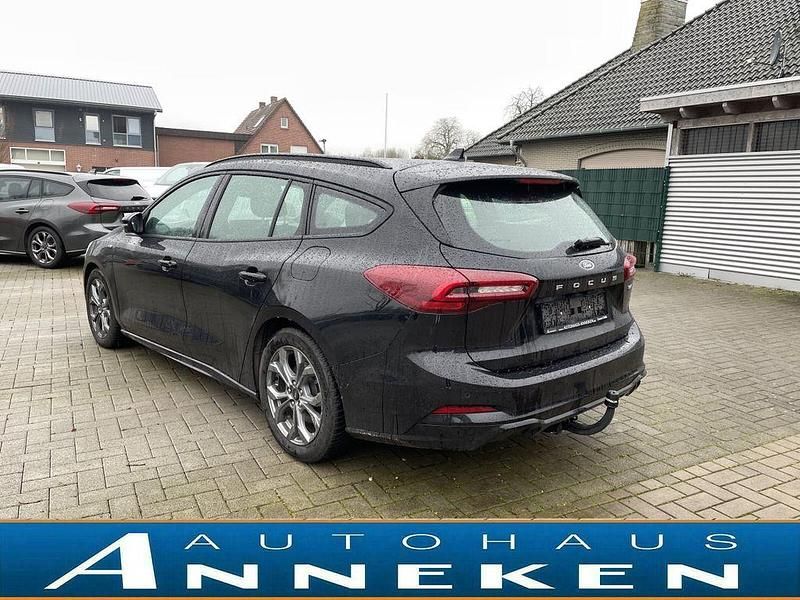 Gebraucht Ford Focus ST-Line 125 PS (91 kW) 2023 Obsidianschwarz metallic Kombi