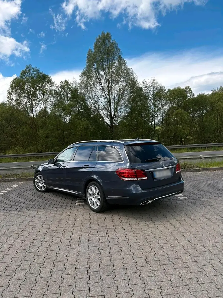 Gebraucht Mercedes E200 136 PS (100 kW) 2014 Blau Kombi