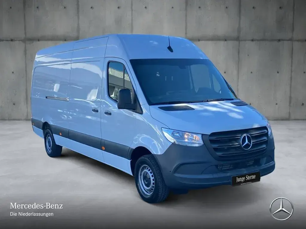 Second-hand Mercedes Sprinter 170 CP (125 kW) 2024 Alb Van