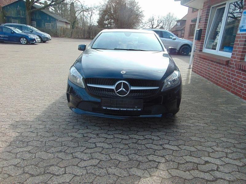 Gebraucht Mercedes A160 90 PS (66 kW) 2018 Schwarz Limousine