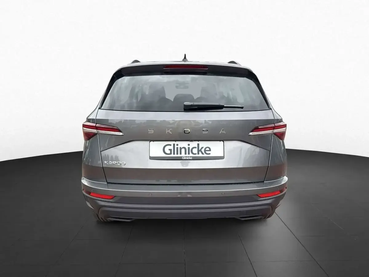 Neu Skoda Karoq Selection 150 PS (110 kW) 2026 Graphitegrau metallic SUV