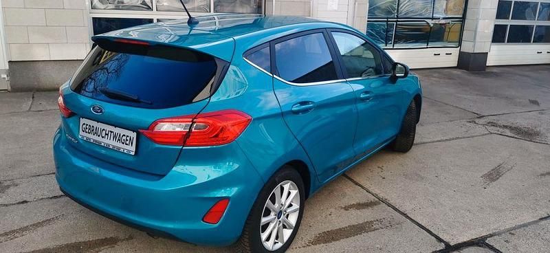 Gebraucht Ford Fiesta Titanium 101 PS (74 kW) 2018 Blau Kleinwagen