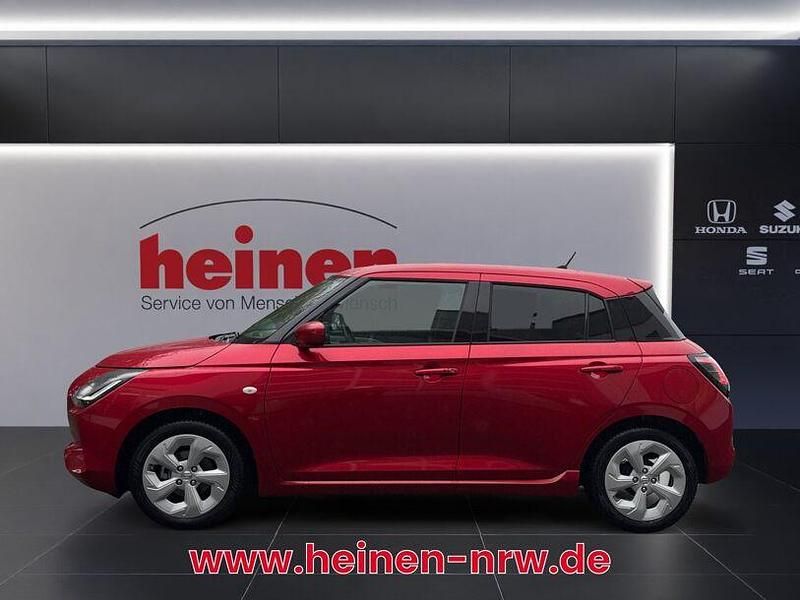 Gebraucht Suzuki Swift Comfort 83 PS (61 kW) 2025 Rot Kleinwagen