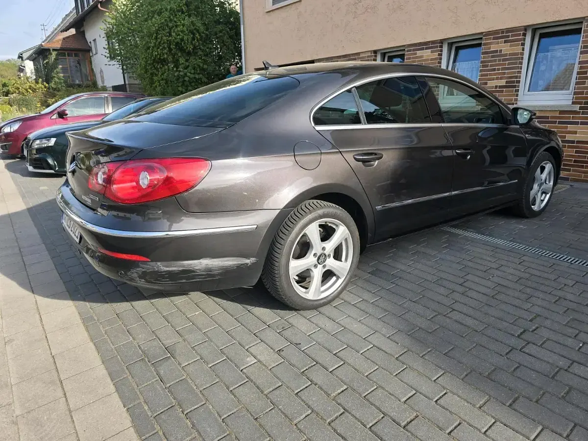Gebraucht VW Passat 140 PS (102 kW) 2011 Braun Limousine