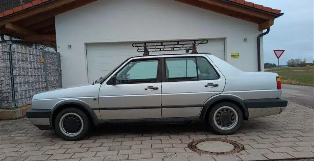 Brugt VW Jetta 90 HK (66 kW) 1991 Grå Sedan