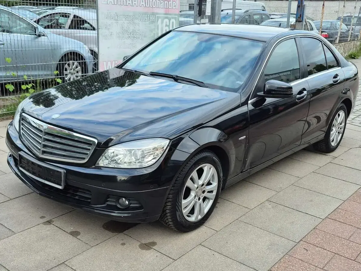 Gebraucht Mercedes C200 136 PS (100 kW) 2009 Obsidianschwarz  metalliclack Limousine