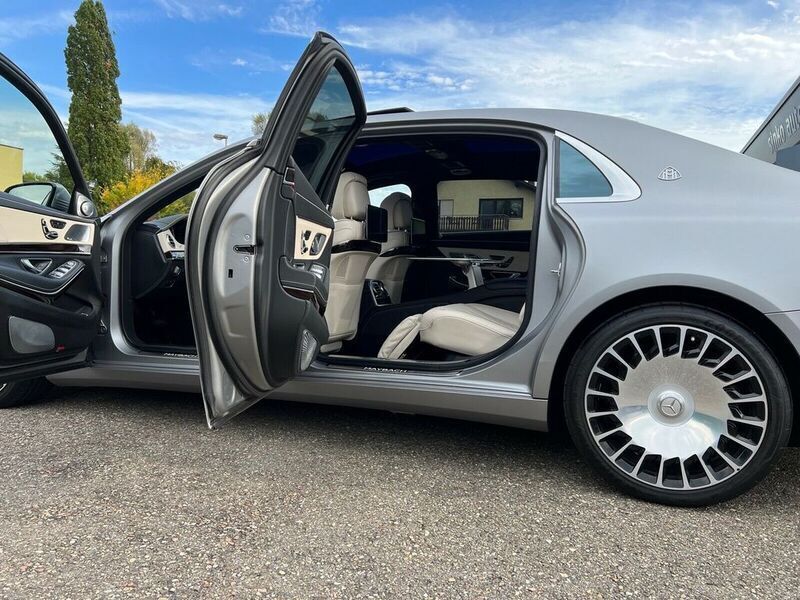 Grau Gebraucht 2017 Mercedes S650 Maybach AMG Limousine | 117.810 € - Bild 1/4