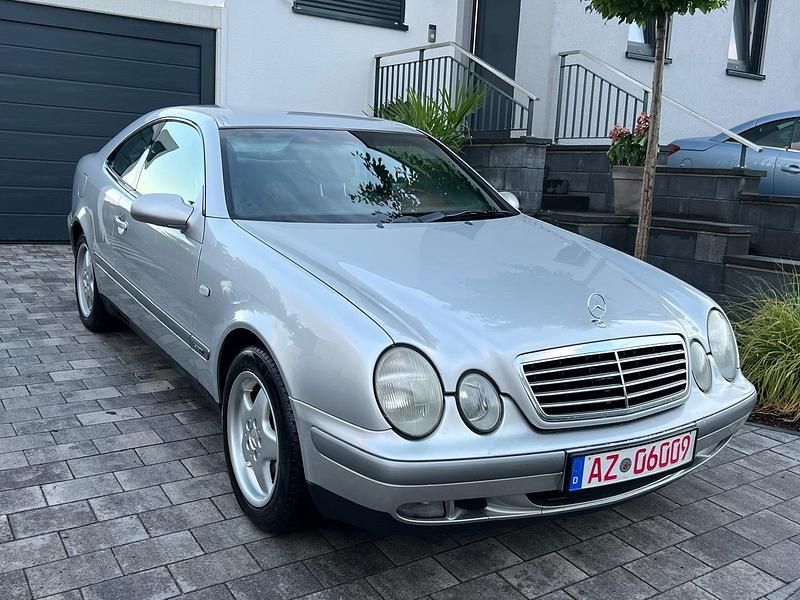 Silber Gebraucht 1997 Mercedes CLK200 Edition Coupé | 3.950 € (Teuer) - Bild 1/4