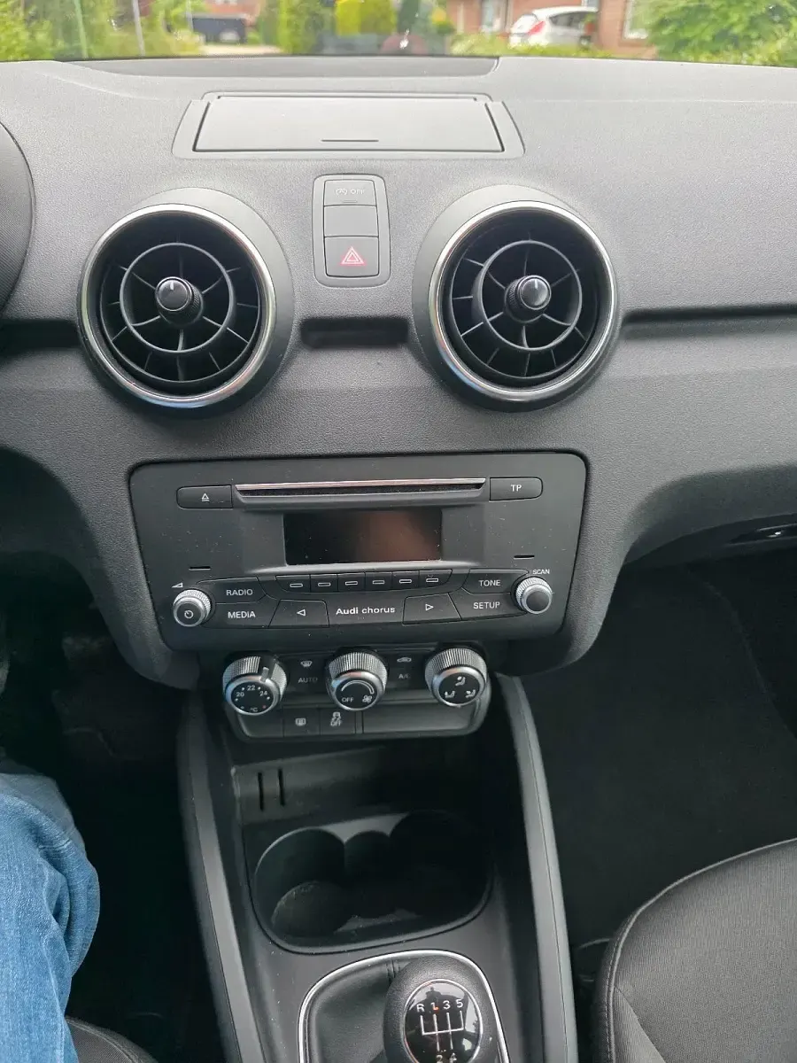 Gebraucht Audi A1 95 PS (69 kW) 2018 Grau Kleinwagen