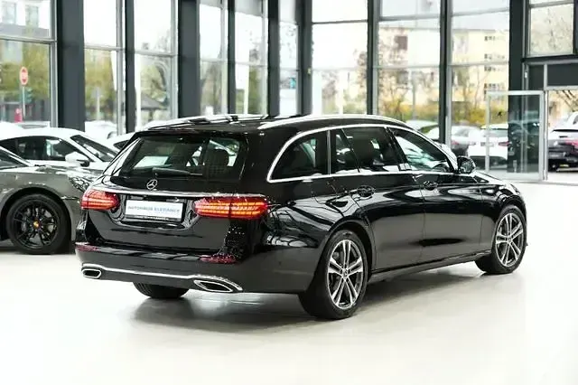 Gebraucht Mercedes E400 330 PS (242 kW) 2022 Schwarz  unilack Kombi