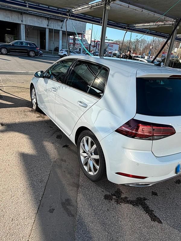 Gebraucht VW Golf VII 150 PS (110 kW) 2019 Weiß Limousine