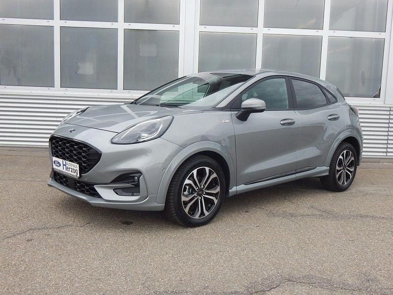 Hell silber metallic (metallic) Gebraucht 2023 Ford Puma SUV | 25.490 € (Etwas zu teuer) - Bild 1/4