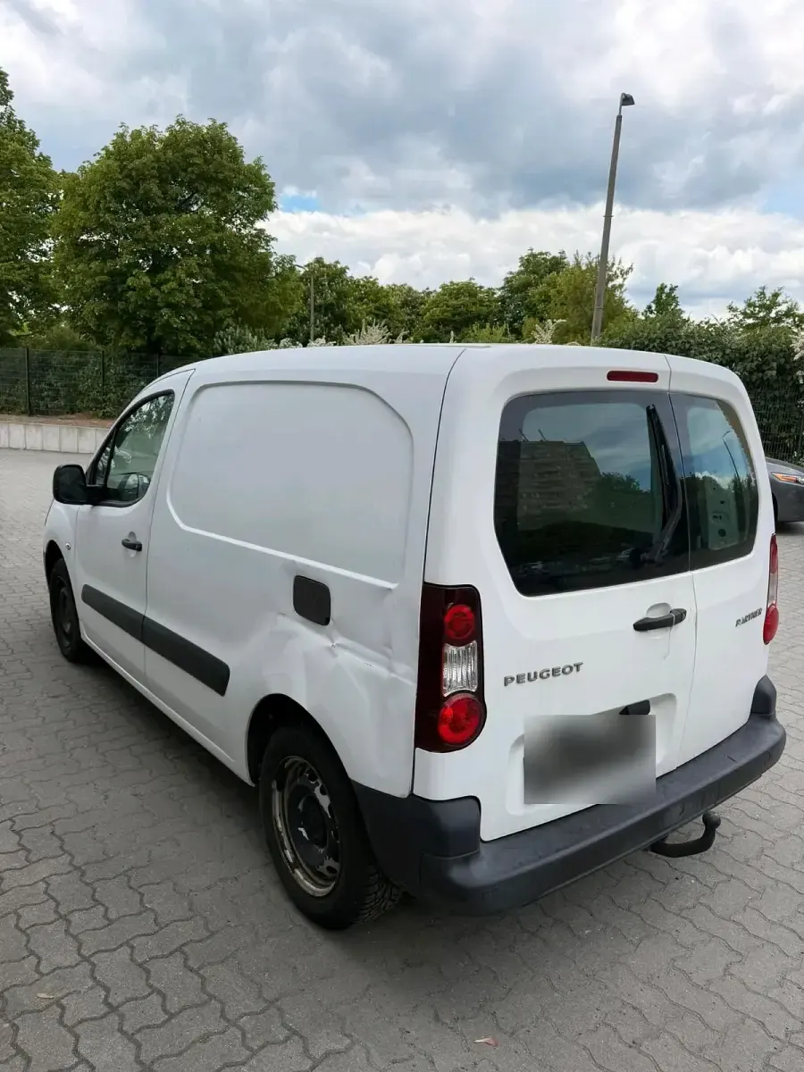 Gebraucht Peugeot Partner 98 PS (72 kW) 2018 Weiß Van / Kleinbus