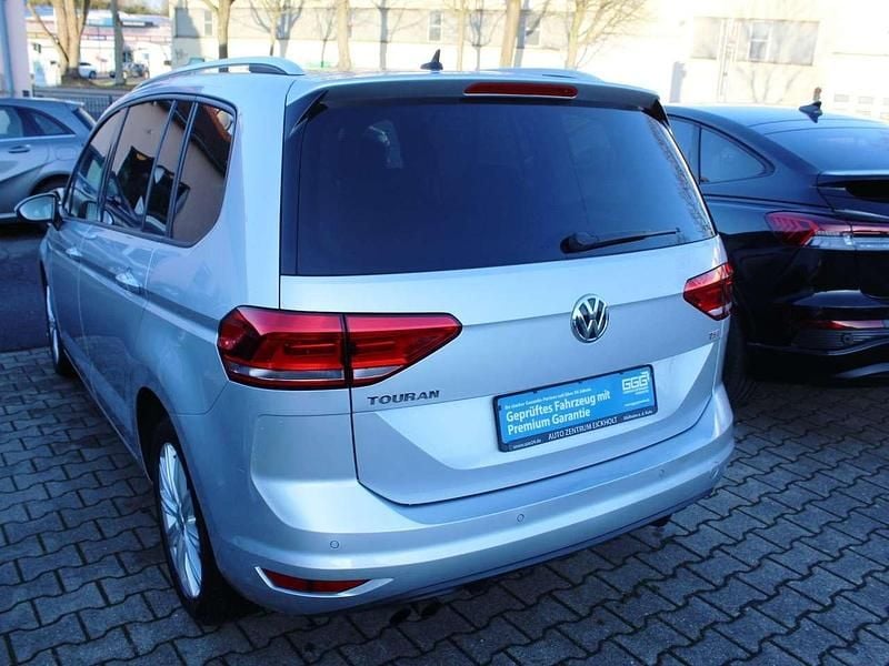 Gebraucht VW Touran 150 PS (110 kW) 2017 Silber Van / Kleinbus