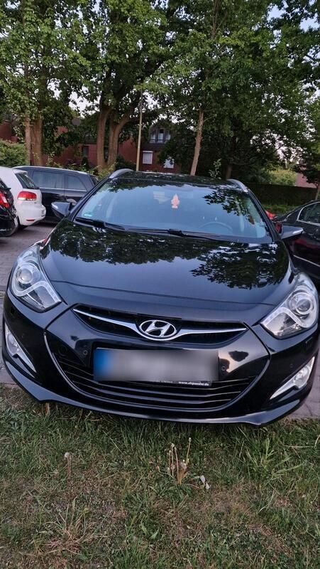 Schwarz Gebraucht 2014 Hyundai i40 Kombi | 7.000 € (Guter Preis) - Bild 1/4