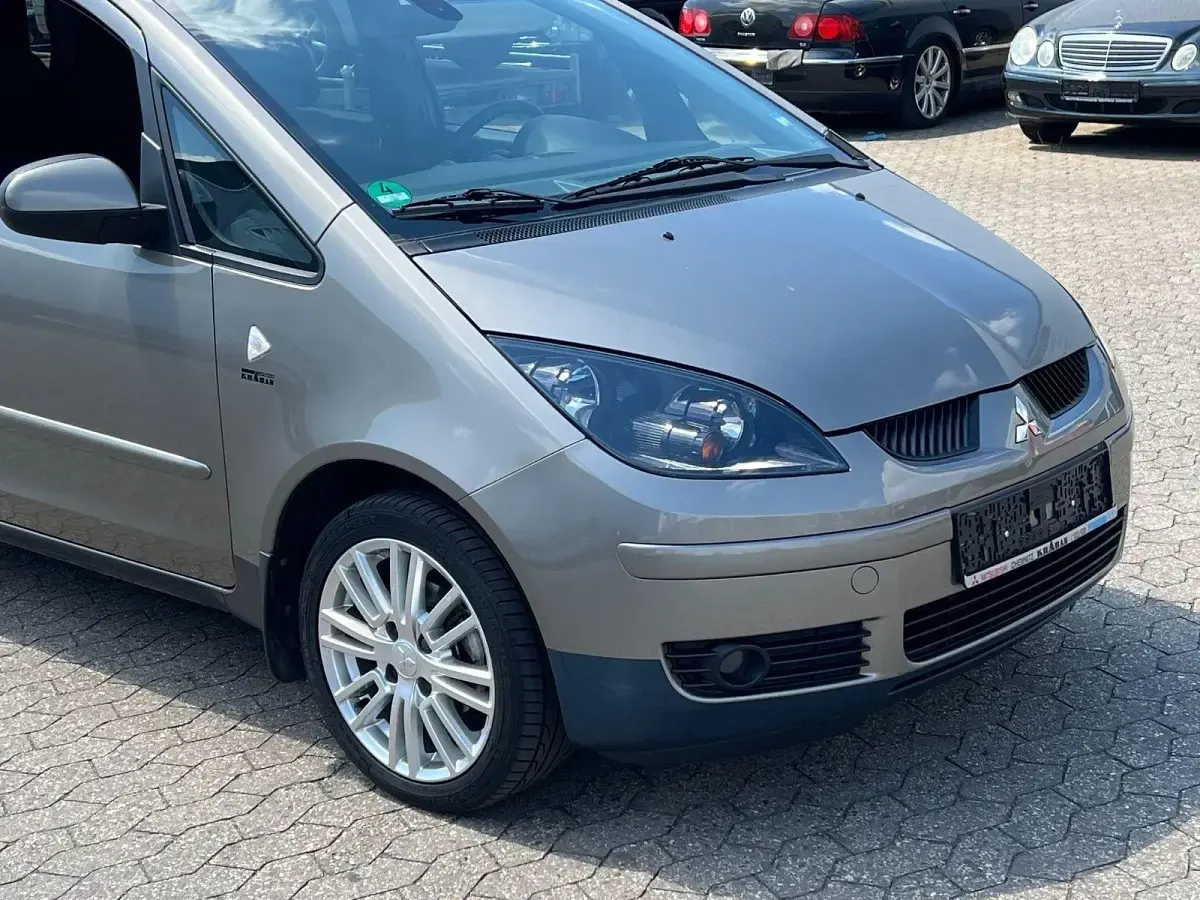 Gebraucht Mitsubishi Colt Motion 95 PS (69 kW) 2008 Grau Kleinwagen