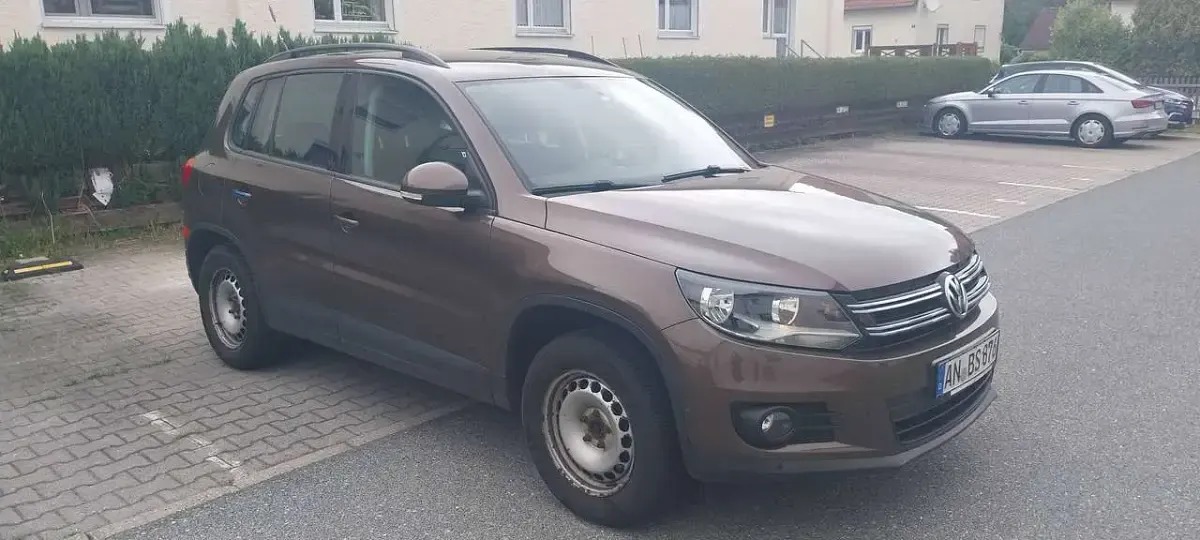 Gebraucht VW Tiguan Freestyle 122 PS (89 kW) 2012 Braun SUV
