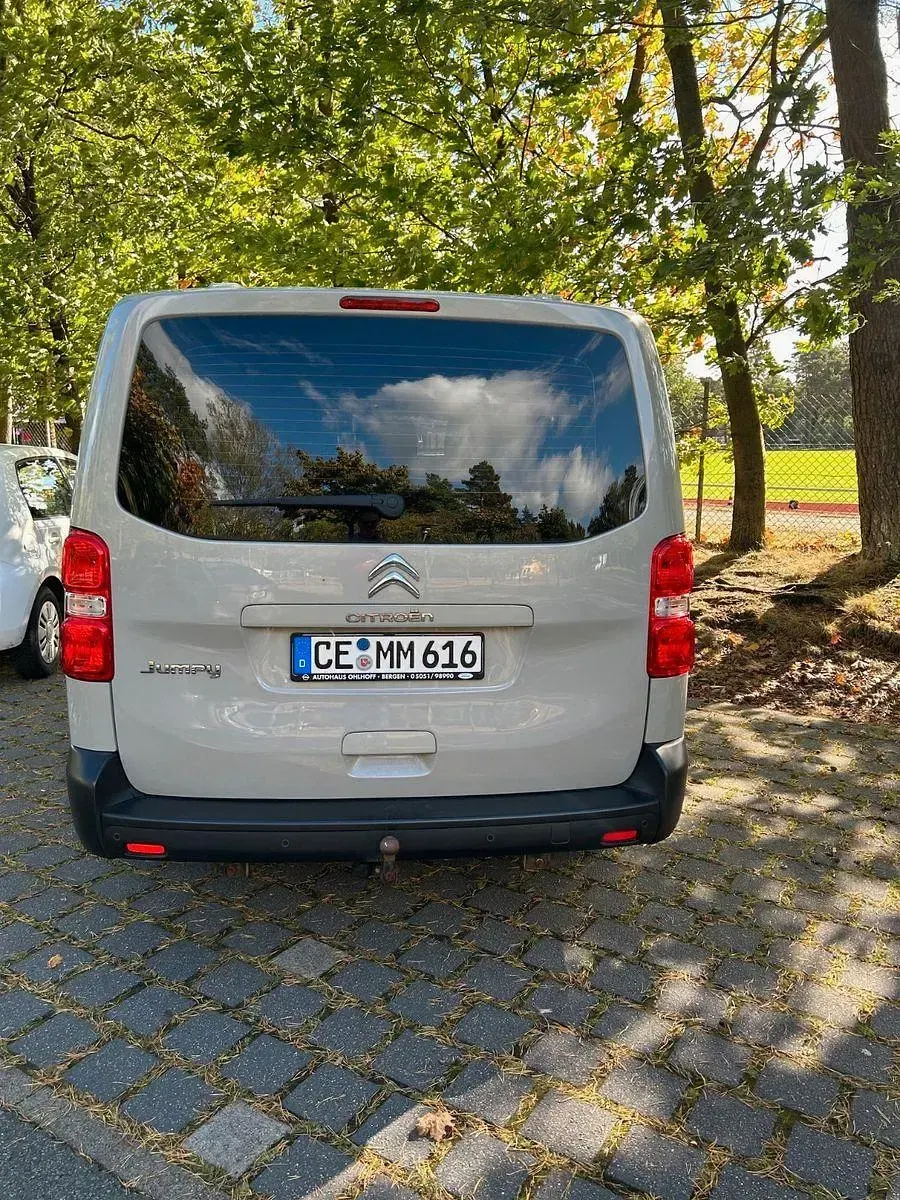 Używany Citroën Jumpy 150 KM (110 kW) 2019 Beżowy Minivan