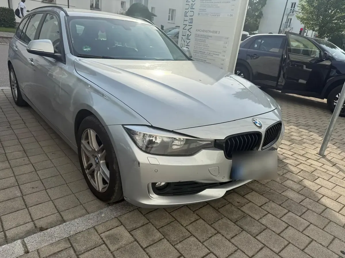 Gebraucht BMW 320 184 PS (135 kW) 2013 Grau Kombi