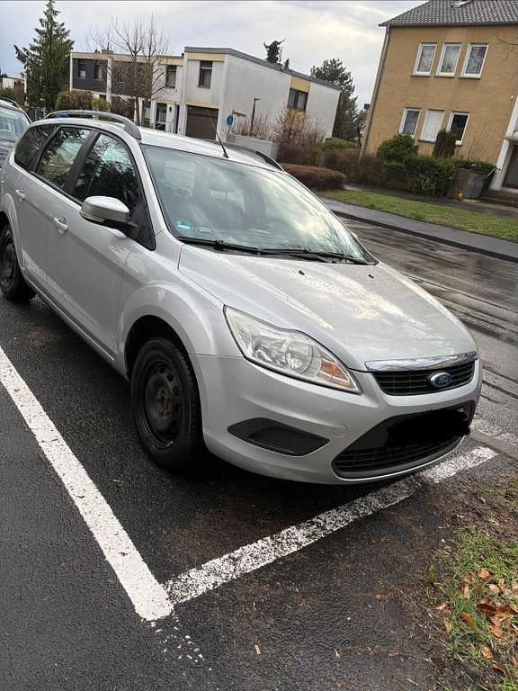 Gebraucht Ford Focus 101 PS (74 kW) 2009 Silber Limousine