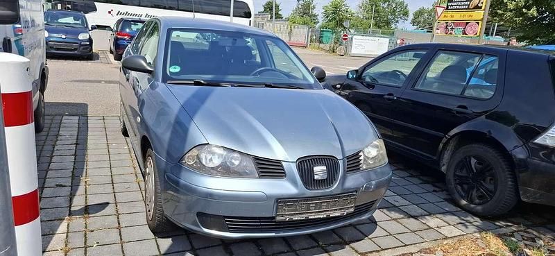 Blau Gebraucht 2006 Seat Cordoba Reference Limousine | 650 € (Superpreis) - Bild 1/4