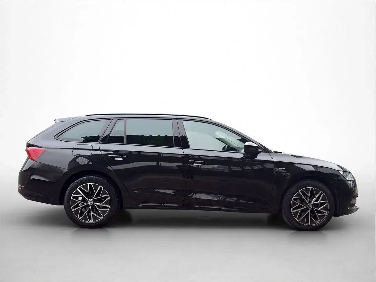 Gebraucht Skoda Octavia Clever 116 PS (85 kW) 2022 Schwarz Kombi