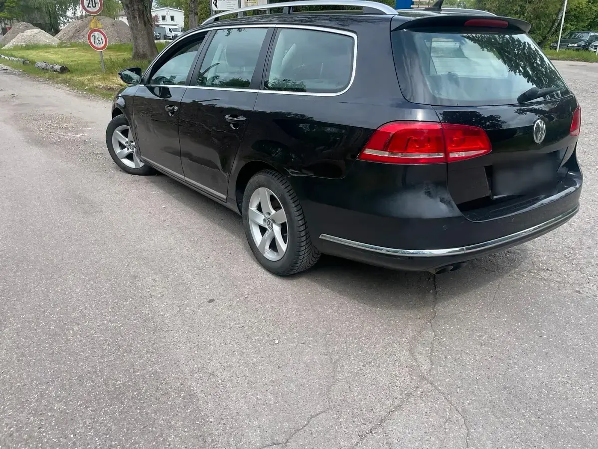 Gebraucht VW Passat 140 PS (102 kW) 2014 Schwarz Kombi