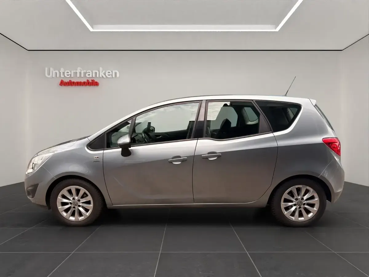 Gebraucht Opel Meriva Active 120 PS (88 kW) 2013 Silber Van / Kleinbus