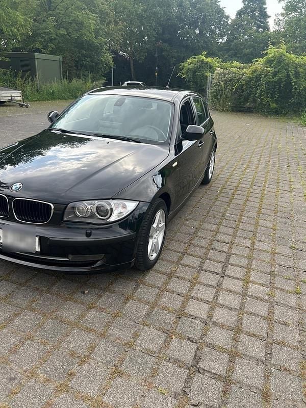 Schwarz Gebraucht 2010 BMW 116 Kleinwagen | 4.200 € (Fairer Preis) - Bild 1/4