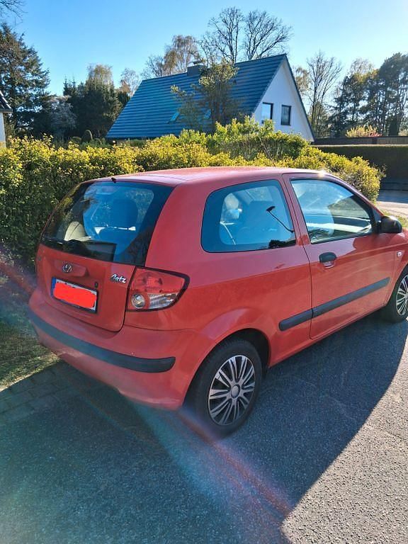 Second-hand Hyundai Getz 63 CP (46 kW) 2004 Roșu Hatchback