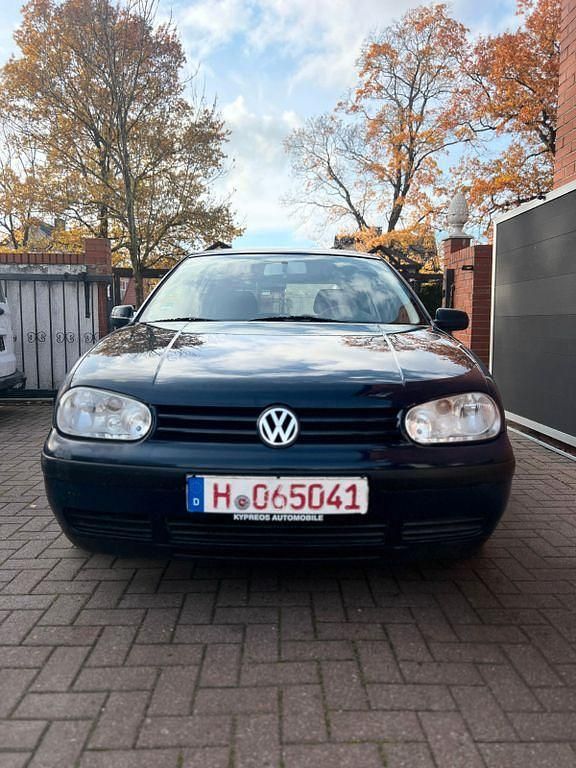 Blau Gebraucht 2001 VW Golf Limousine | 1.800 € (Fairer Preis) - Bild 1/4