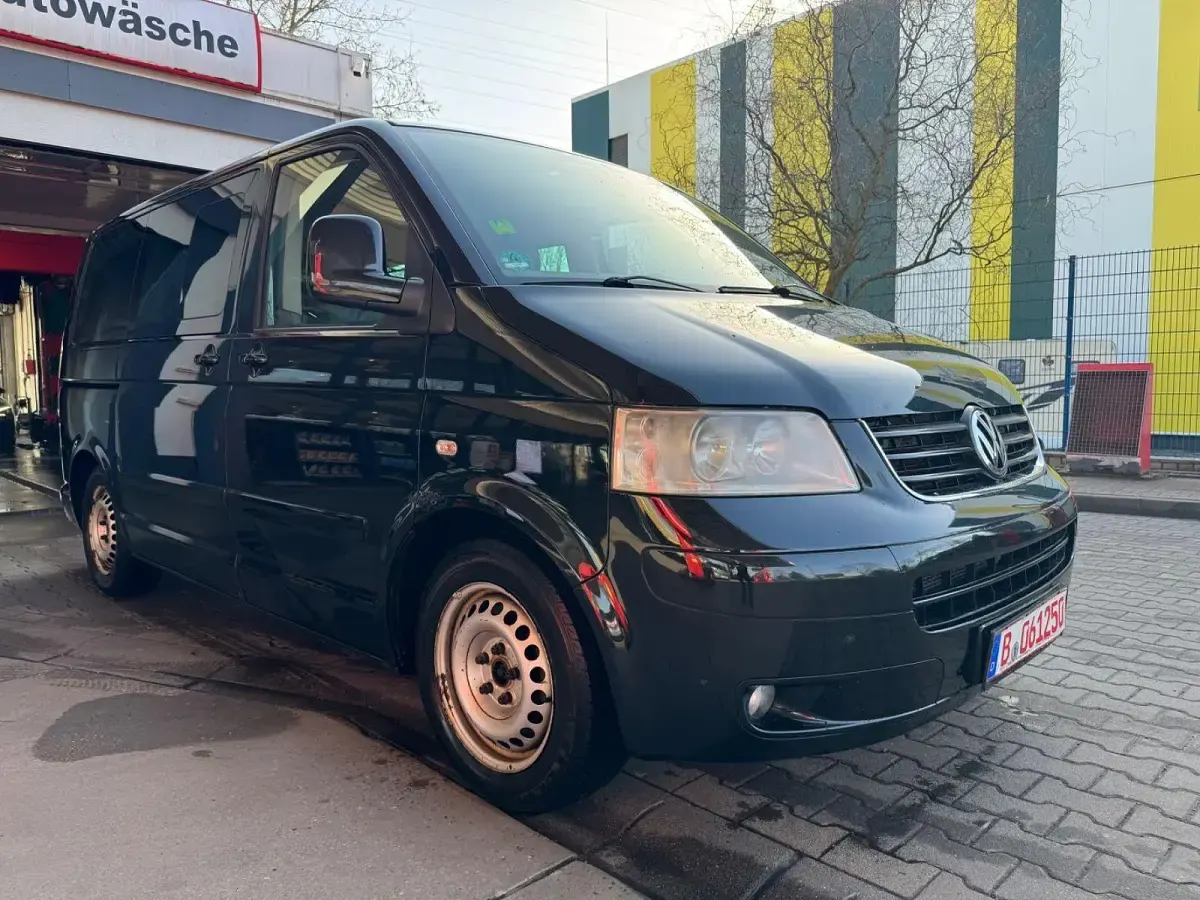 Gebraucht VW Multivan Highline 174 PS (127 kW) 2008 Schwarz Van / Kleinbus