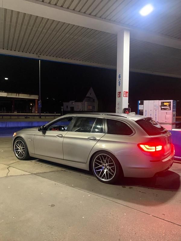 Gebraucht BMW 520 184 PS (135 kW) 2011 Silber Kombi