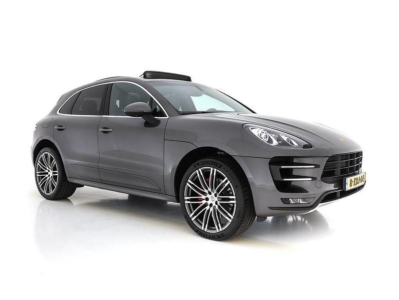Grau Gebraucht 2014 Porsche Macan Turbo SUV | 27.445 € - Bild 1/4