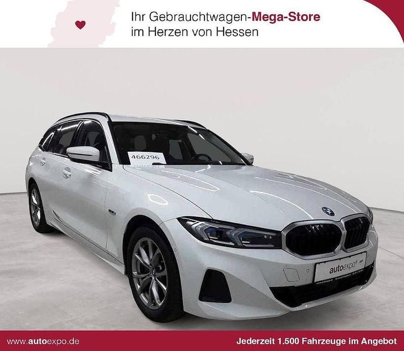 Gebraucht BMW 330e Sport Line 184 PS (135 kW) 2022 Weiß Kombi